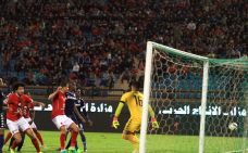 الأهلي يتسلم درع مسابقة الدوري في هذه المباراة